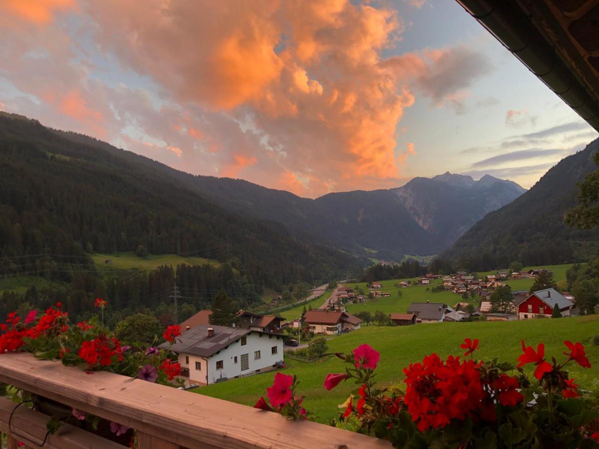 Alpenburg Bergparadies Apartments Wald am Arlberg Exterior foto