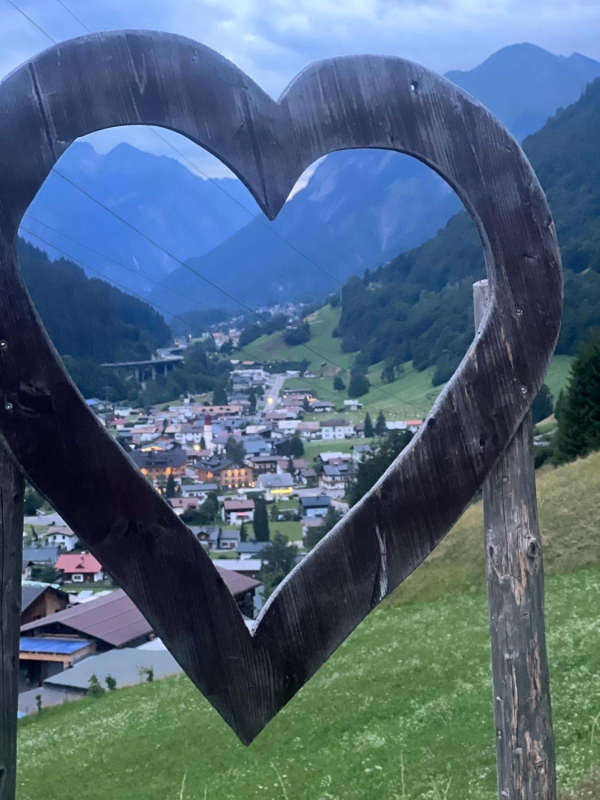 Alpenburg Bergparadies Apartments Wald am Arlberg Exterior foto